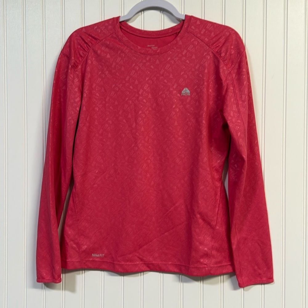 Nike Fit Dry ACG Dry Fit Long Sleeve Textured T-shirt Size M